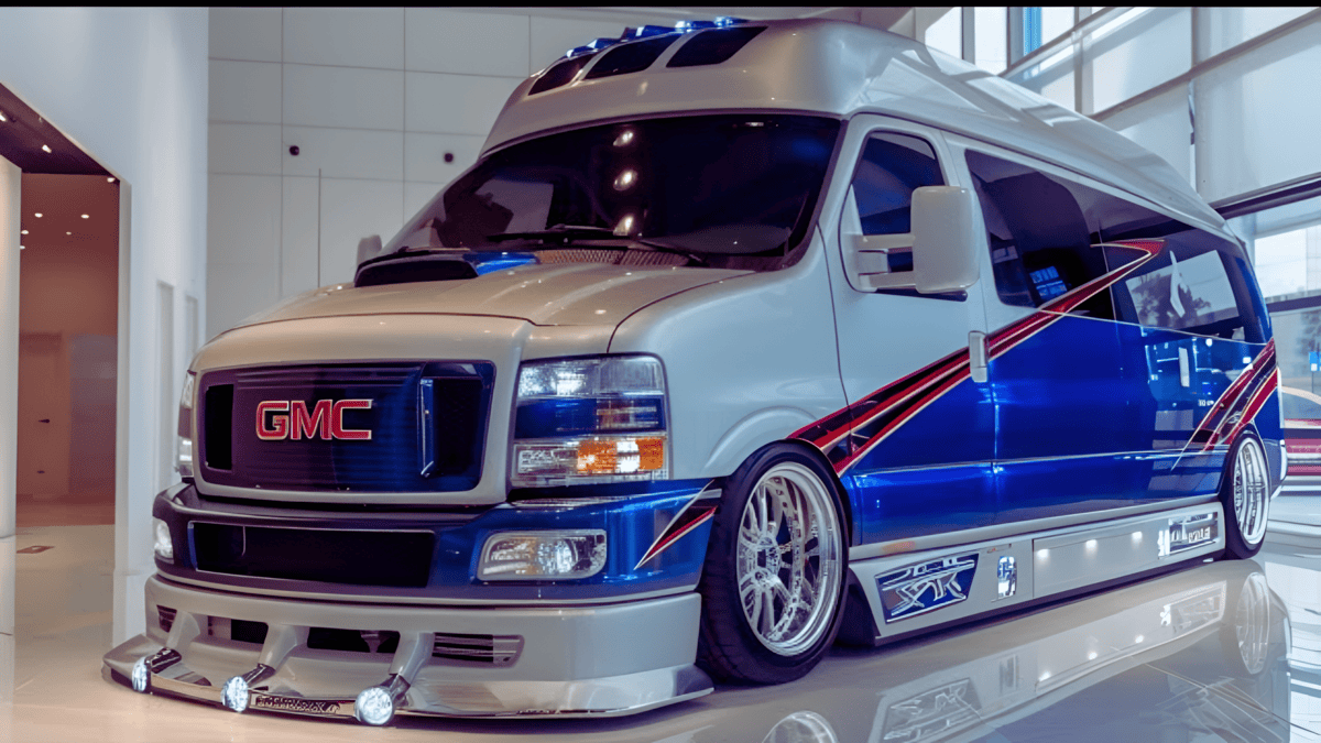 2026 GMC Savana 3900